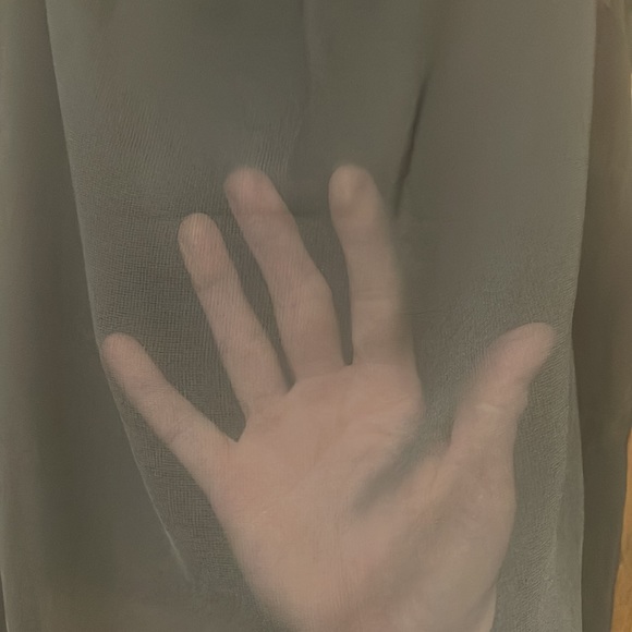 Sleeveless top with sheer back - Picture 5 of 5